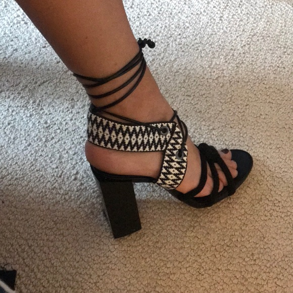 Zara black and white lace up block heel size 37 - Picture 4 of 5